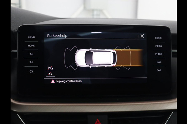 Škoda Kamiq 1.0 TSI Business Edition | Panoramadak | Trekhaak | Stoelverwarming | Virtual Cockpit | Carplay | Climate control | Keyless | Cruise control | Full LED | Getint glas