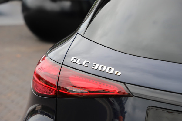 Mercedes-Benz GLC 300e AMG 4-Matic | 313PK | Pano | Burmester | Keyles-go | Sfeerverlichting | Digital-light | Memory | Distronic | Stuurwielverw.