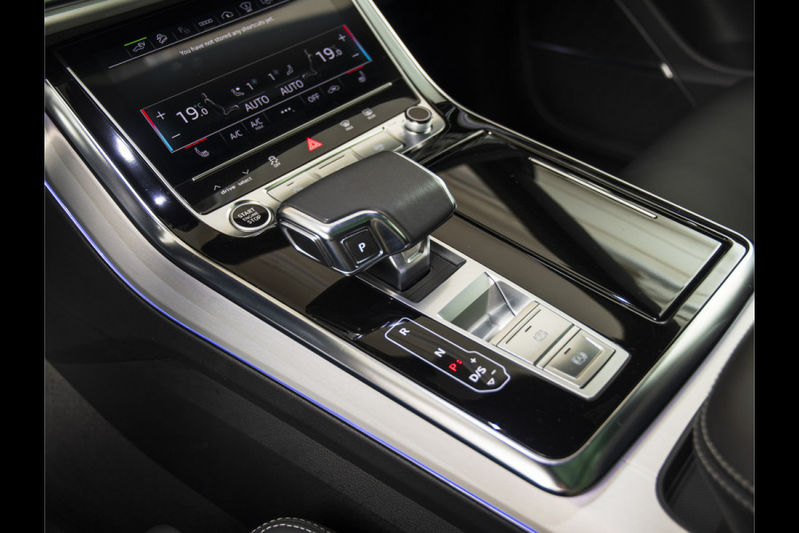 Audi Q8 55 TFSI e quattro 23"-PANO-B&O-TOUR-CITY-PARK