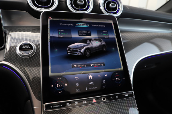 Mercedes-Benz GLC 400e AMG 4-Matic | 381PK | Head-up | Massage | Burmester | Sfeerverlichting | Digital-light | Stoelventilatie | Memory | Air-bal Mercedes-Benz GLC 400e AMG 4-Matic | 381PK | Head-up | Massage | Burmester | Sfeerverlichting | Digital-light | Stoelventilatie | Memory | Air-bal