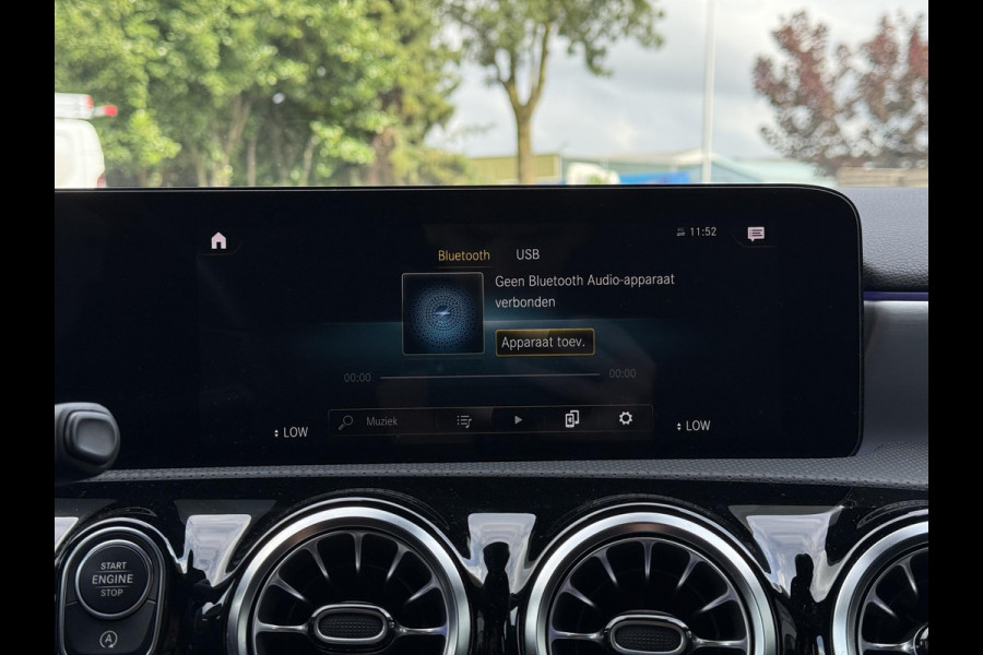 Mercedes-Benz A-Klasse 180 Aut. Sol. AMG Sport Sfeer Mood Light