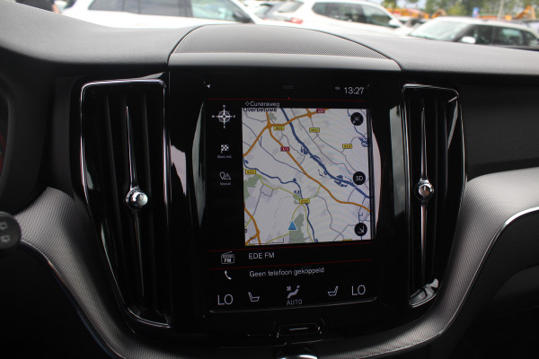 Volvo XC60 2.0 T5 AWD Inscription / Trekhaak / Camera / Luchtvering / Leder / 20'' / Navigatie / Dodehoek / DAB / Cruise Control
