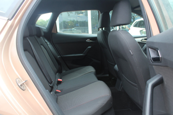 Seat Arona 1.0 TSI Xcellence Launch Edition / Camera / Navigatie / Keyless / Cruise Control / LED Koplampen / 17'' / DAB / Stoelverwarming / Dodehoek