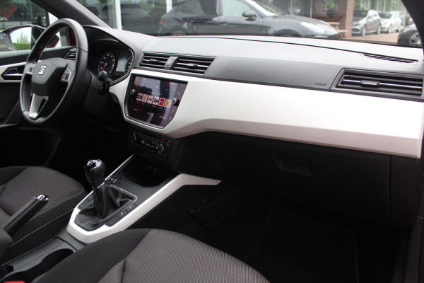 Seat Arona 1.0 TSI Xcellence Launch Edition / Camera / Navigatie / Keyless / Cruise Control / LED Koplampen / 17'' / DAB / Stoelverwarming / Dodehoek