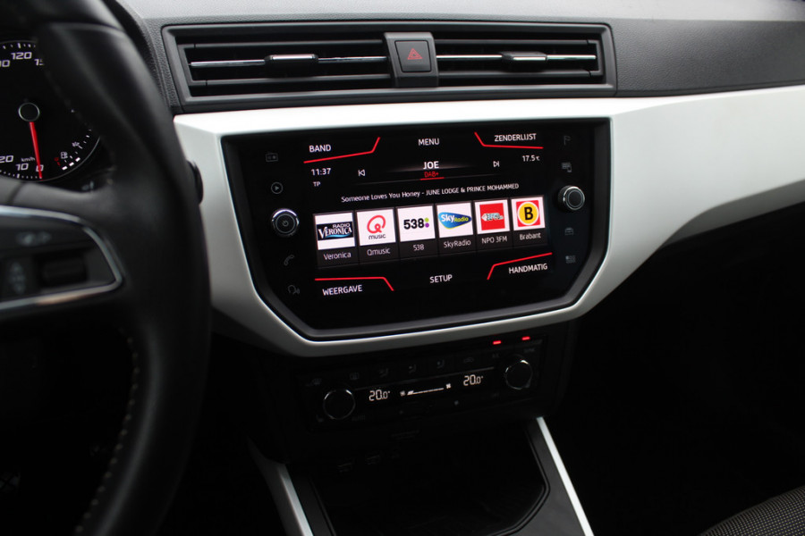 Seat Arona 1.0 TSI Xcellence Launch Edition / Camera / Navigatie / Keyless / Cruise Control / LED Koplampen / 17'' / DAB / Stoelverwarming / Dodehoek