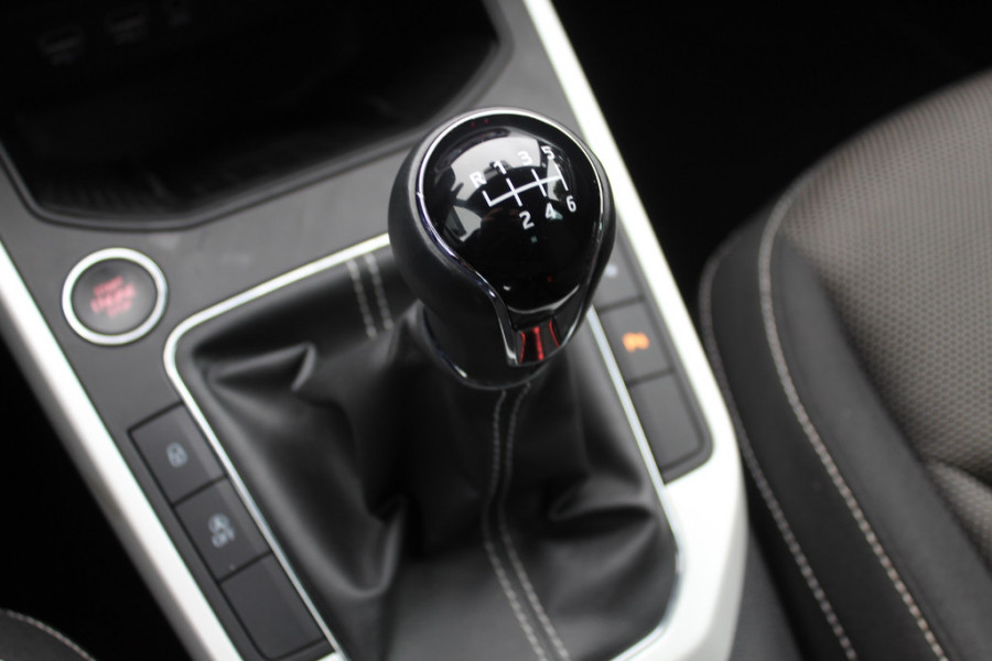 Seat Arona 1.0 TSI Xcellence Launch Edition / Camera / Navigatie / Keyless / Cruise Control / LED Koplampen / 17'' / DAB / Stoelverwarming / Dodehoek