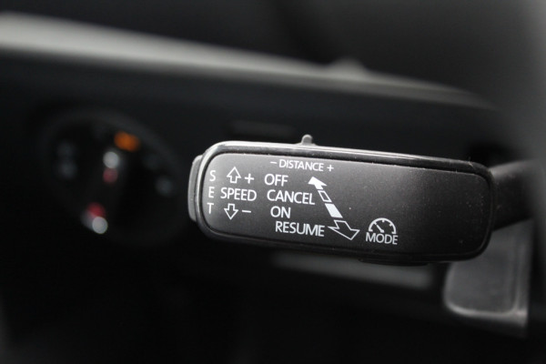 Seat Arona 1.0 TSI Xcellence Launch Edition / Camera / Navigatie / Keyless / Cruise Control / LED Koplampen / 17'' / DAB / Stoelverwarming / Dodehoek