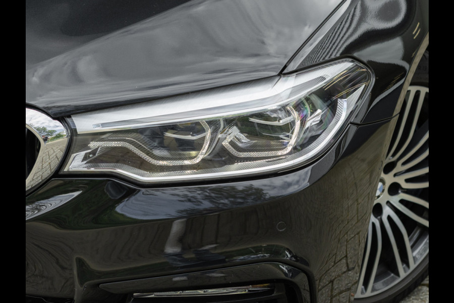 BMW 5 Serie Touring 540i xDrive M-Sport - Pano - Active Steering - Driving Ass Plus - Head-Up