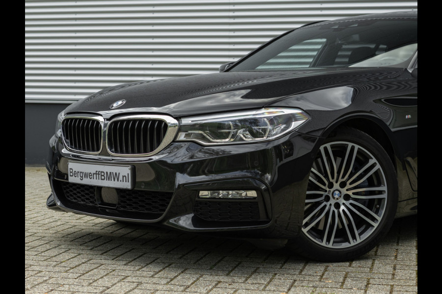 BMW 5 Serie Touring 540i xDrive M-Sport - Pano - Active Steering - Driving Ass Plus - Head-Up