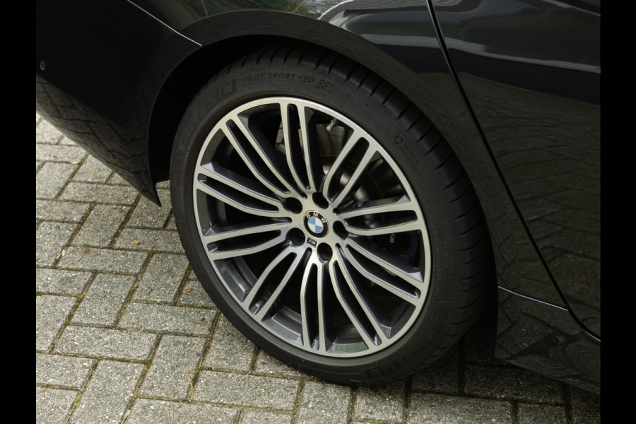 BMW 5 Serie Touring 540i xDrive M-Sport - Pano - Active Steering - Driving Ass Plus - Head-Up