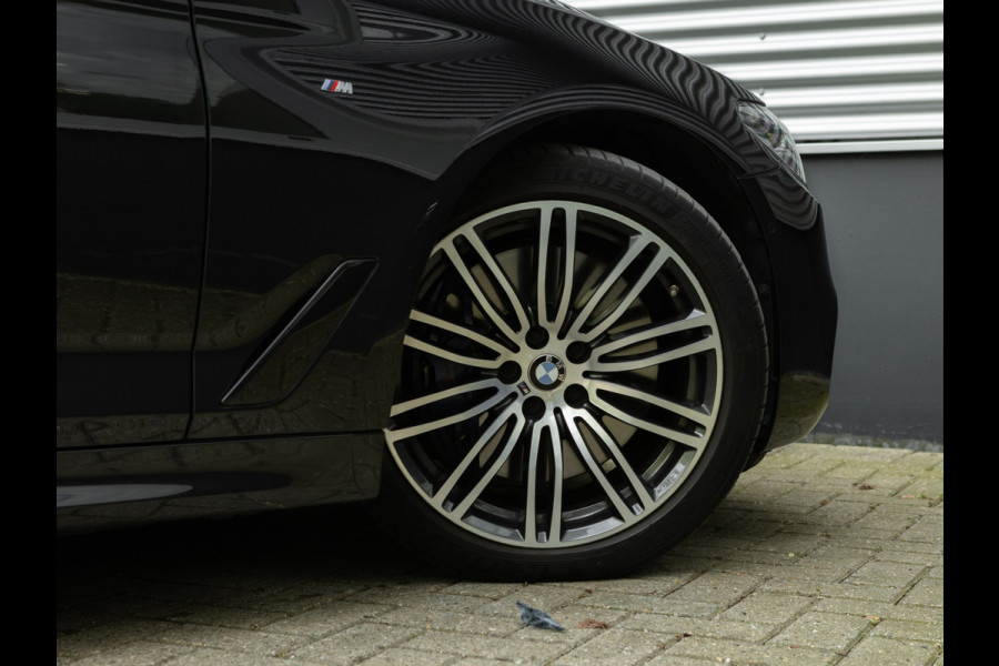 BMW 5 Serie Touring 540i xDrive M-Sport - Pano - Active Steering - Driving Ass Plus - Head-Up