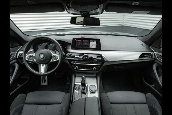 BMW 5 Serie Touring 540i xDrive M-Sport - Pano - Active Steering - Driving Ass Plus - Head-Up