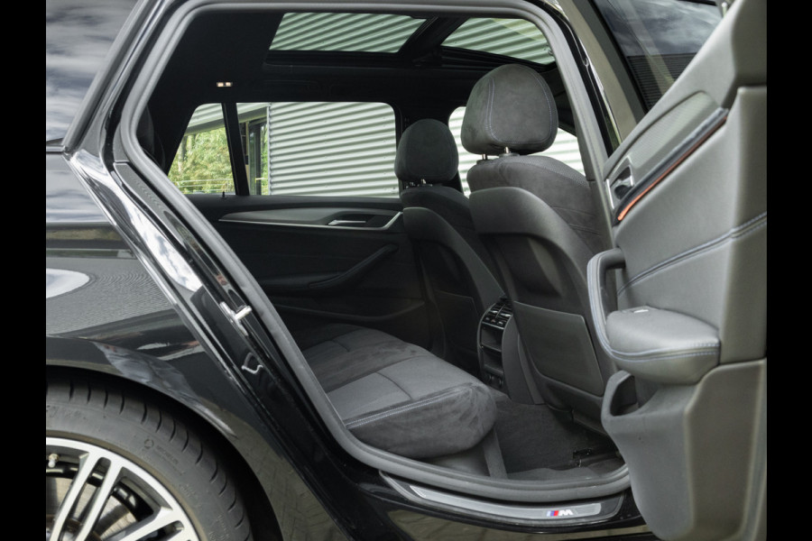 BMW 5 Serie Touring 540i xDrive M-Sport - Pano - Active Steering - Driving Ass Plus - Head-Up
