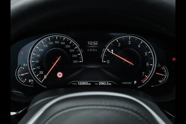 BMW 5 Serie Touring 540i xDrive M-Sport - Pano - Active Steering - Driving Ass Plus - Head-Up