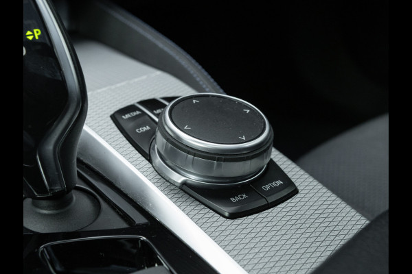BMW 5 Serie Touring 540i xDrive M-Sport - Pano - Active Steering - Driving Ass Plus - Head-Up