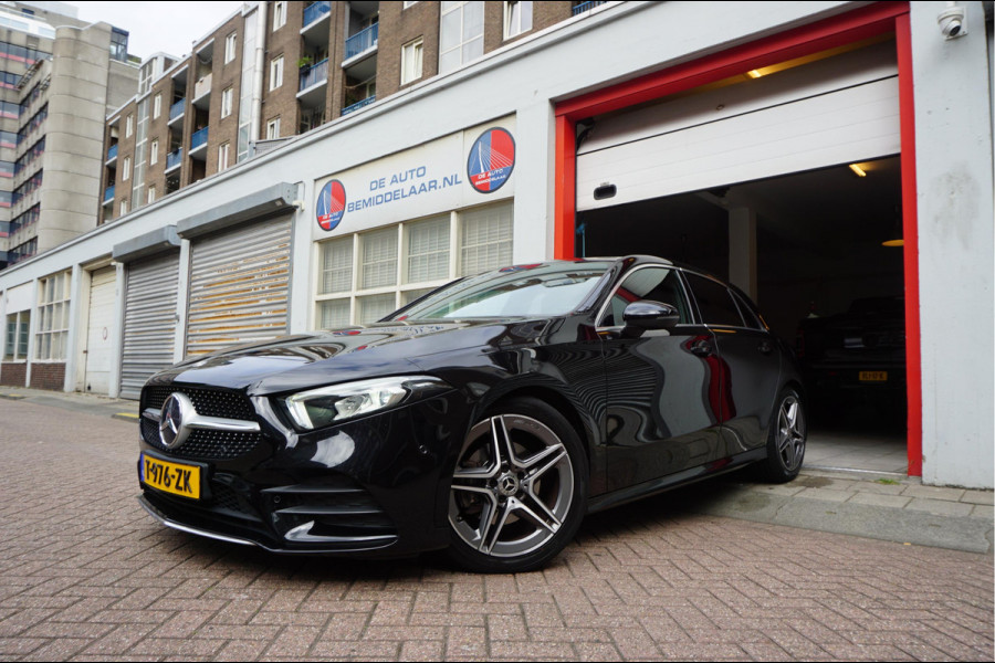 Mercedes-Benz A-Klasse 200 Business Solution AMG Night Upgrade | Augmented Reality | Sfeerverlichting Plus | AMG Aerodynamica | AMG Sportinterieur | Widescreen | Diamond grille | Cruise + Lane departure | Stoplichtcamera
