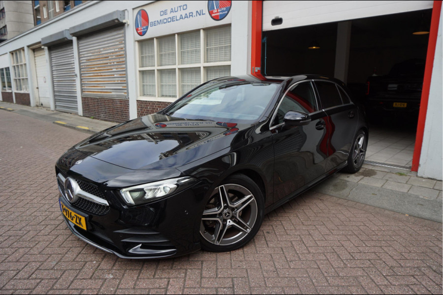 Mercedes-Benz A-Klasse 200 Business Solution AMG Night Upgrade | Augmented Reality | Sfeerverlichting Plus | AMG Aerodynamica | AMG Sportinterieur | Widescreen | Diamond grille | Cruise + Lane departure | Stoplichtcamera
