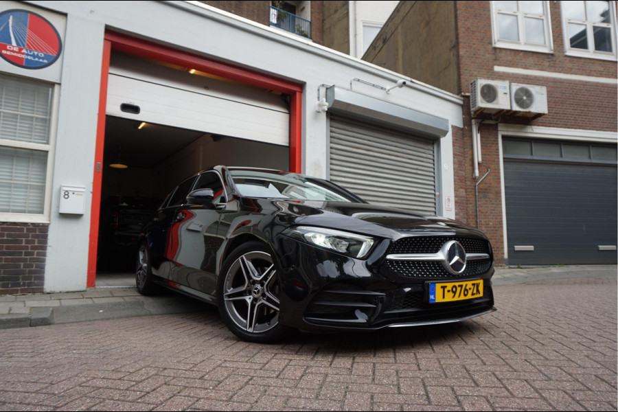 Mercedes-Benz A-Klasse 200 Business Solution AMG Night Upgrade | Augmented Reality | Sfeerverlichting Plus | AMG Aerodynamica | AMG Sportinterieur | Widescreen | Diamond grille | Cruise + Lane departure | Stoplichtcamera