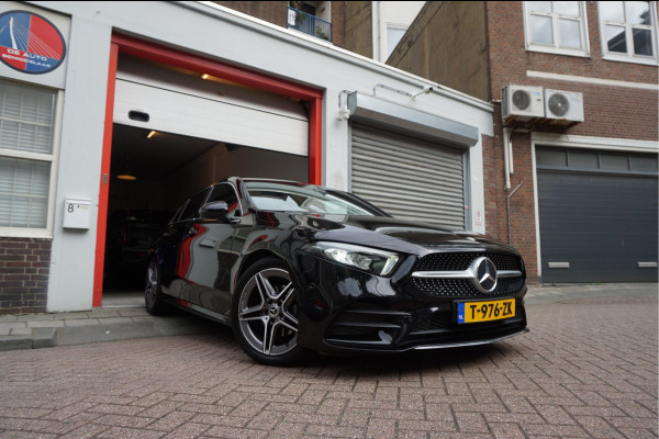 Mercedes-Benz A-Klasse 200 Business Solution AMG Night Upgrade | Augmented Reality | Sfeerverlichting Plus | AMG Aerodynamica | AMG Sportinterieur | Widescreen | Diamond grille | Cruise + Lane departure | Stoplichtcamera