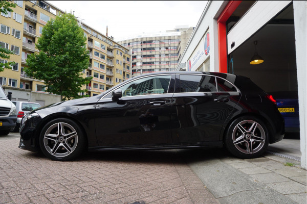 Mercedes-Benz A-Klasse 200 Business Solution AMG Night Upgrade | Augmented Reality | Sfeerverlichting Plus | AMG Aerodynamica | AMG Sportinterieur | Widescreen | Diamond grille | Cruise + Lane departure | Stoplichtcamera
