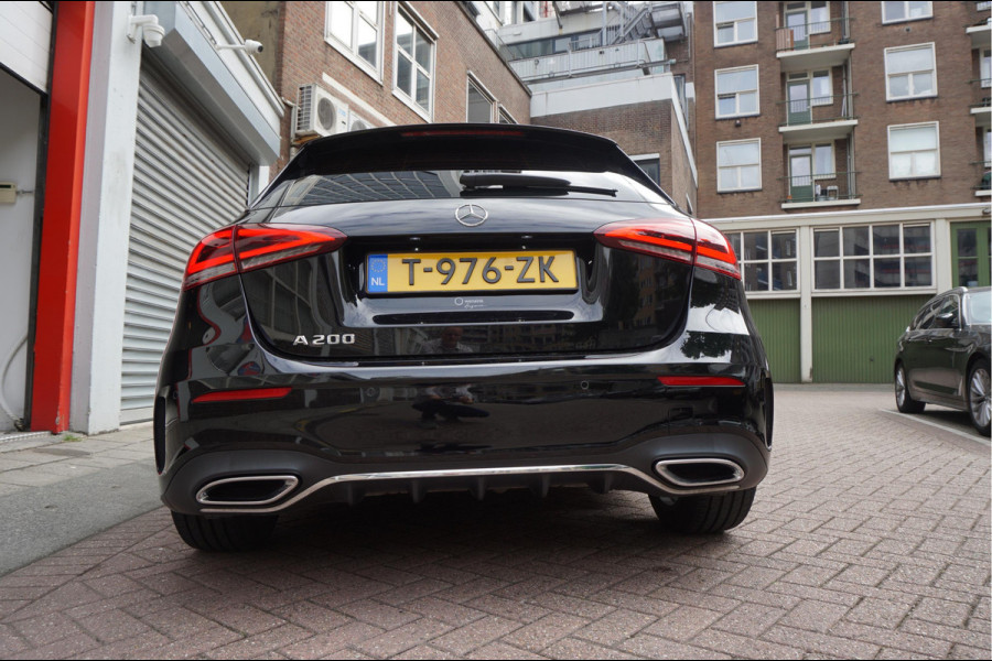 Mercedes-Benz A-Klasse 200 Business Solution AMG Night Upgrade | Augmented Reality | Sfeerverlichting Plus | AMG Aerodynamica | AMG Sportinterieur | Widescreen | Diamond grille | Cruise + Lane departure | Stoplichtcamera