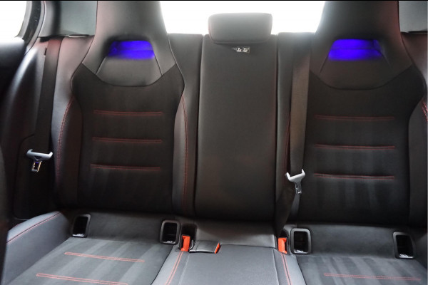 Mercedes-Benz A-Klasse 200 Business Solution AMG Night Upgrade | Augmented Reality | Sfeerverlichting Plus | AMG Aerodynamica | AMG Sportinterieur | Widescreen | Diamond grille | Cruise + Lane departure | Stoplichtcamera