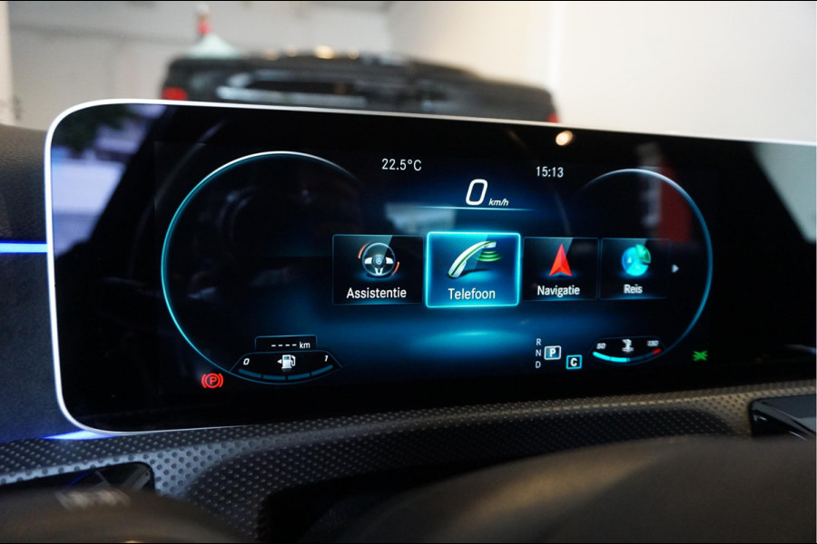 Mercedes-Benz A-Klasse 200 Business Solution AMG Night Upgrade | Augmented Reality | Sfeerverlichting Plus | AMG Aerodynamica | AMG Sportinterieur | Widescreen | Diamond grille | Cruise + Lane departure | Stoplichtcamera