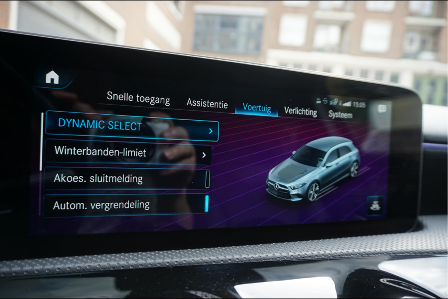 Mercedes-Benz A-Klasse 200 Business Solution AMG Night Upgrade | Augmented Reality | Sfeerverlichting Plus | AMG Aerodynamica | AMG Sportinterieur | Widescreen | Diamond grille | Cruise + Lane departure | Stoplichtcamera