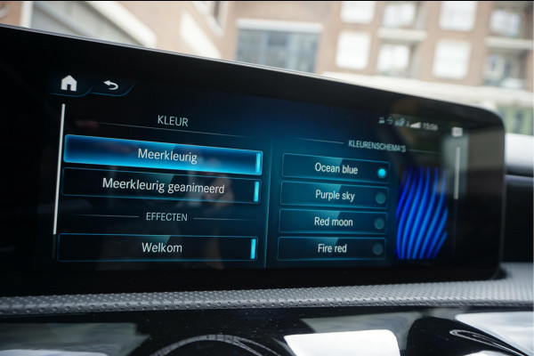 Mercedes-Benz A-Klasse 200 Business Solution AMG Night Upgrade | Augmented Reality | Sfeerverlichting Plus | AMG Aerodynamica | AMG Sportinterieur | Widescreen | Diamond grille | Cruise + Lane departure | Stoplichtcamera