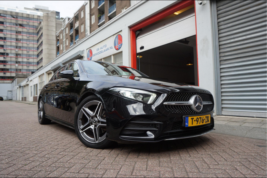 Mercedes-Benz A-Klasse 200 Business Solution AMG Night Upgrade | Augmented Reality | Sfeerverlichting Plus | AMG Aerodynamica | AMG Sportinterieur | Widescreen | Diamond grille | Cruise + Lane departure | Stoplichtcamera