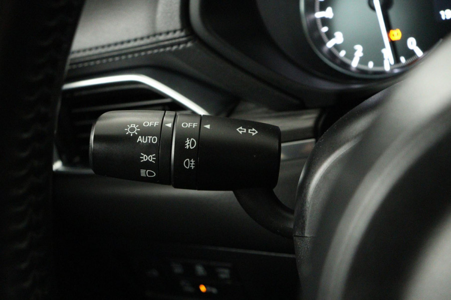 Mazda CX-5 2.0 SkyActiv-G 165 Signature Automaat (NAVIGATIE, STOEL/-STUURVERWARMING, STOELKOELING, CAMERA, DEALER ONDERHOUDEN)