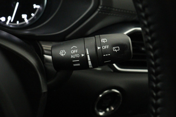 Mazda CX-5 2.0 SkyActiv-G 165 Signature Automaat (NAVIGATIE, STOEL/-STUURVERWARMING, STOELKOELING, CAMERA, DEALER ONDERHOUDEN)