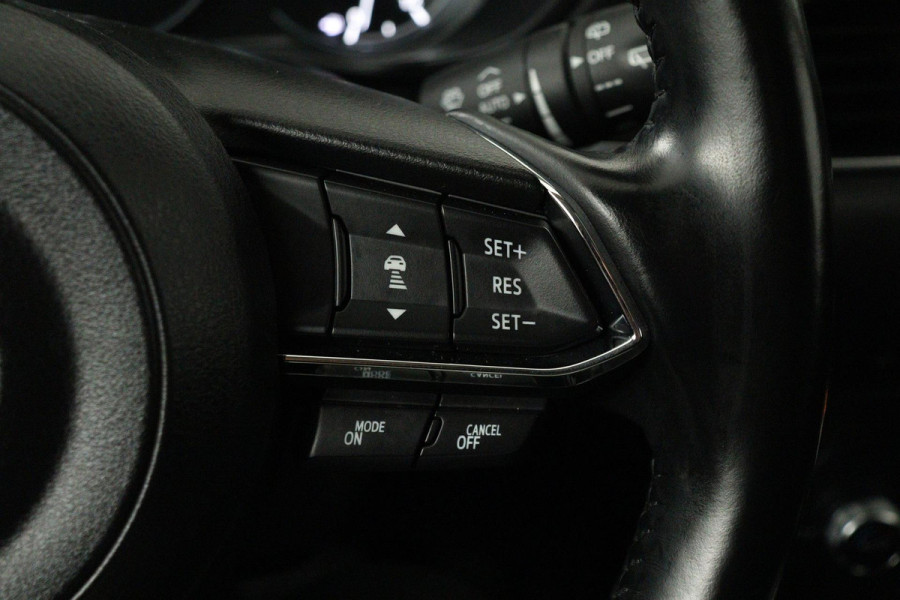 Mazda CX-5 2.0 SkyActiv-G 165 Signature Automaat (NAVIGATIE, STOEL/-STUURVERWARMING, STOELKOELING, CAMERA, DEALER ONDERHOUDEN)