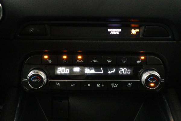 Mazda CX-5 2.0 SkyActiv-G 165 Signature Automaat (NAVIGATIE, STOEL/-STUURVERWARMING, STOELKOELING, CAMERA, DEALER ONDERHOUDEN)