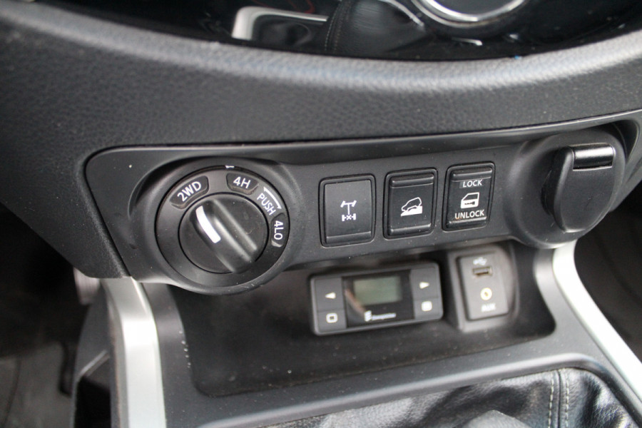 Nissan Navara NP300 2.3 dCi 120KW E6 4WD N-Connecta King Cab ✓ 3500KG trekhaak ✓ Road Ranger opbouw ✓ 4x4