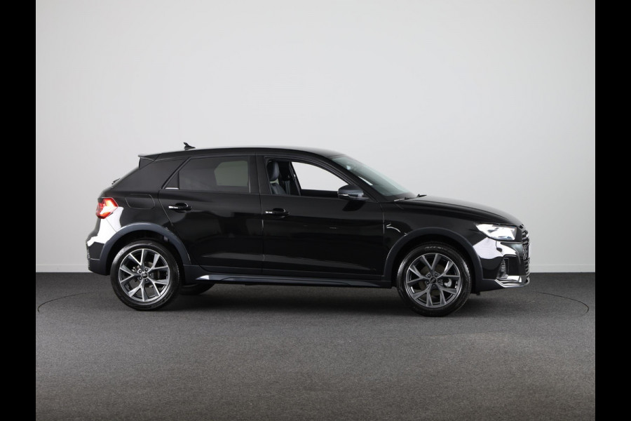 Audi A1 allstreet 30 TFSI Advanced edition 110pk | Parkeerrijcamera, keyless entry, verwarmbare voerstoelen, led koplampen