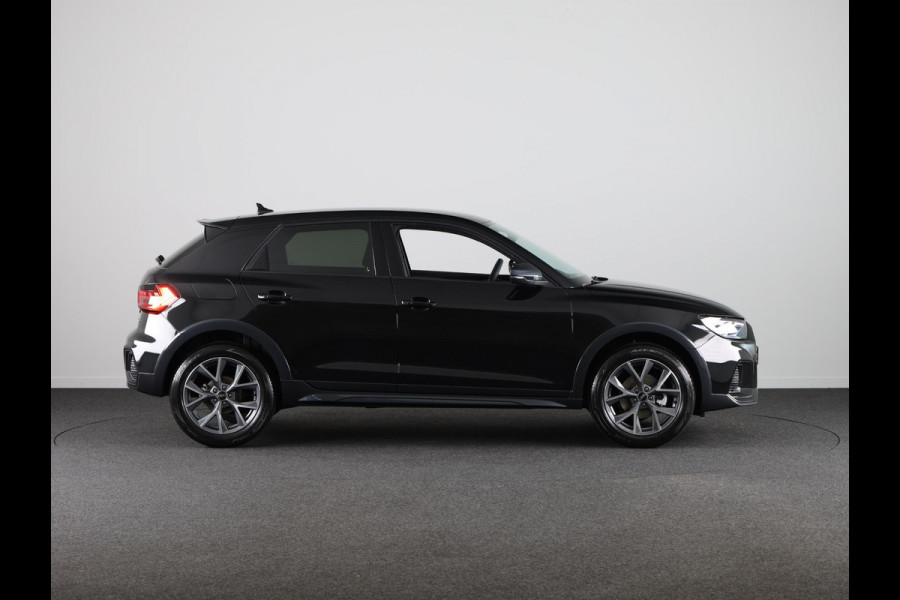Audi A1 allstreet 30 TFSI Advanced edition 110pk | Parkeerrijcamera, keyless entry, verwarmbare voerstoelen, led koplampen