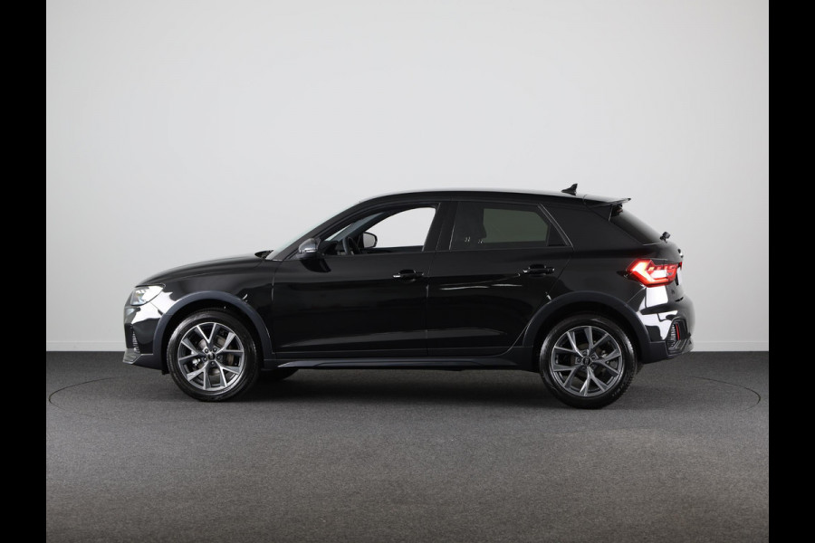 Audi A1 allstreet 30 TFSI Advanced edition 110pk | Parkeerrijcamera, keyless entry, verwarmbare voerstoelen, led koplampen