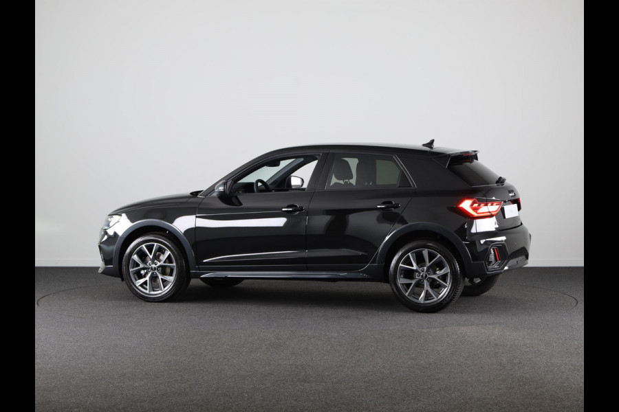 Audi A1 allstreet 30 TFSI Advanced edition 110pk | Parkeerrijcamera, keyless entry, verwarmbare voerstoelen, led koplampen