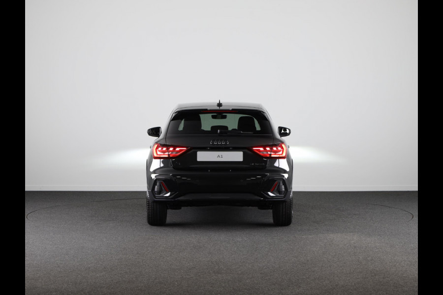 Audi A1 allstreet 30 TFSI Advanced edition 110pk | Parkeerrijcamera, keyless entry, verwarmbare voerstoelen, led koplampen