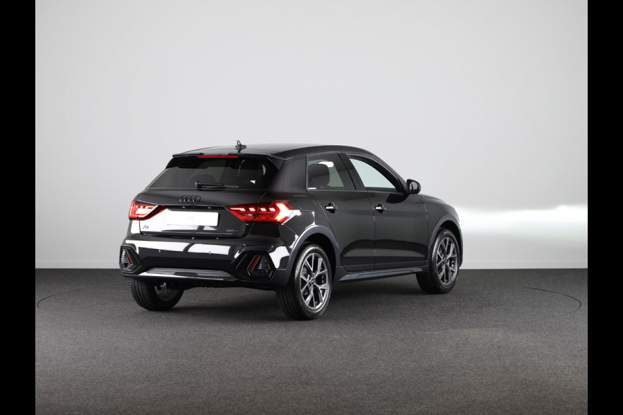 Audi A1 allstreet 30 TFSI Advanced edition 110pk | Parkeerrijcamera, keyless entry, verwarmbare voerstoelen, led koplampen