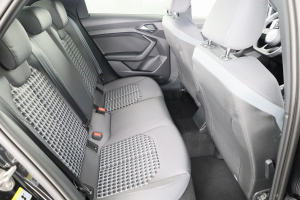 Audi A1 allstreet 30 TFSI Advanced edition 110pk | Parkeerrijcamera, keyless entry, verwarmbare voerstoelen, led koplampen