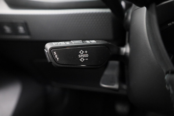 Audi A1 allstreet 30 TFSI Advanced edition 110pk | Parkeerrijcamera, keyless entry, verwarmbare voerstoelen, led koplampen