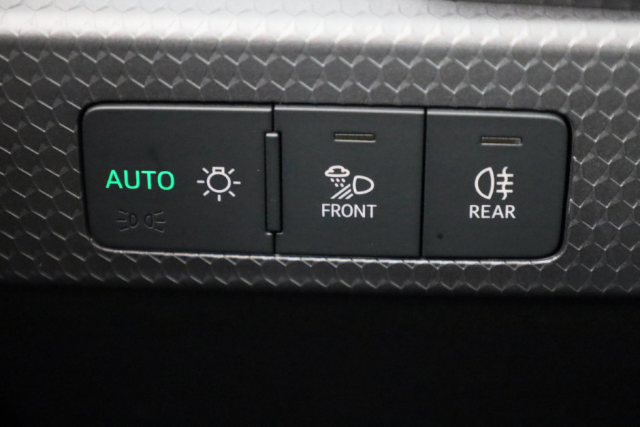 Audi A1 allstreet 30 TFSI Advanced edition 110pk | Parkeerrijcamera, keyless entry, verwarmbare voerstoelen, led koplampen