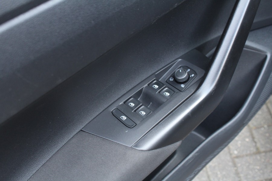 Volkswagen Taigo 1.0 TSI 111pk Life Business DSG7 NL-Auto NAP Clima Cruise Navi Carplay LMV PDC Voor & Achter