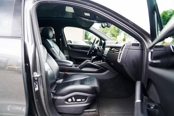 Porsche Cayenne Coupé 3.0 E-Hybrid | Bose | Luchtvering | Achterbankverwarming | 360 Camera