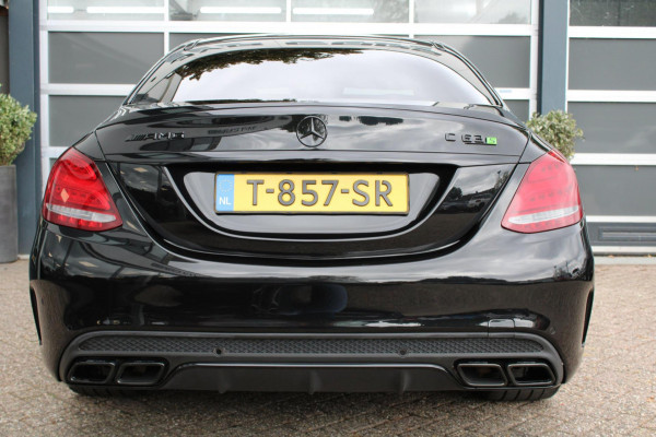 Mercedes-Benz C-Klasse AMG 63