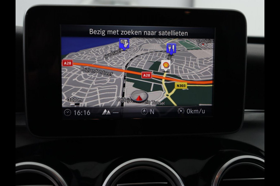 Mercedes-Benz C-Klasse 180 AMG Sport Edition | Stoelverwarming | Camera | Leder | Navigatie | Full LED | Park Assist | Climate control | Bluetooth