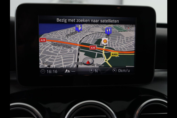 Mercedes-Benz C-Klasse 180 AMG Sport Edition | Stoelverwarming | Camera | Leder | Navigatie | Full LED | Park Assist | Climate control | Bluetooth