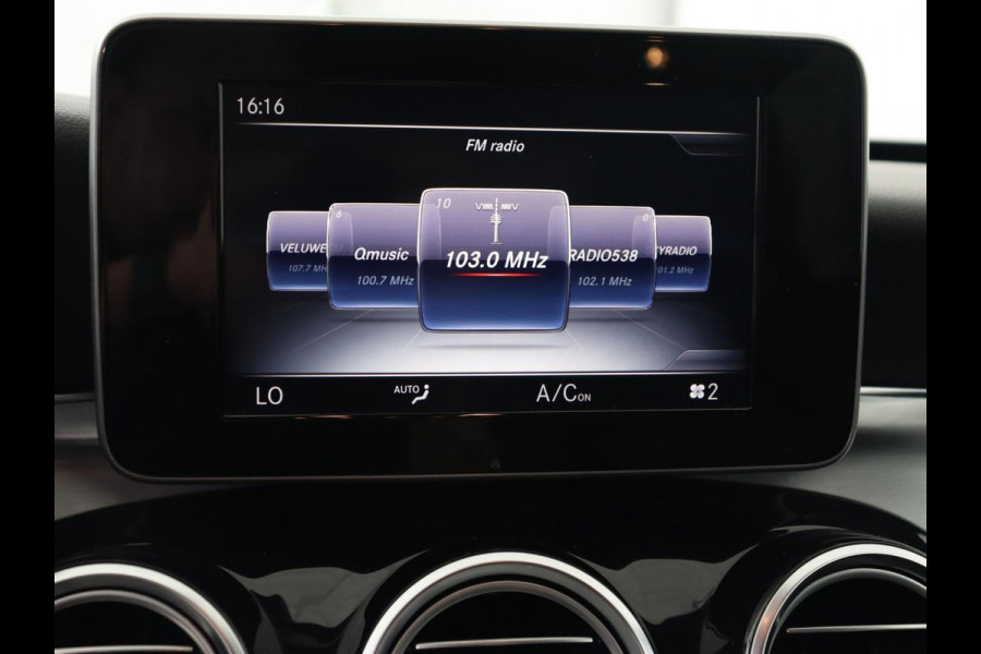 Mercedes-Benz C-Klasse 180 AMG Sport Edition | Stoelverwarming | Camera | Leder | Navigatie | Full LED | Park Assist | Climate control | Bluetooth